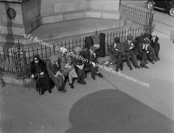 FULL SEATS AT O'CONNELL MONUMENT  DUBLIN